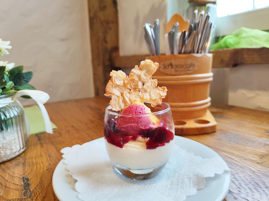 Dessert im Restaurant Schlosscafe in Beuren