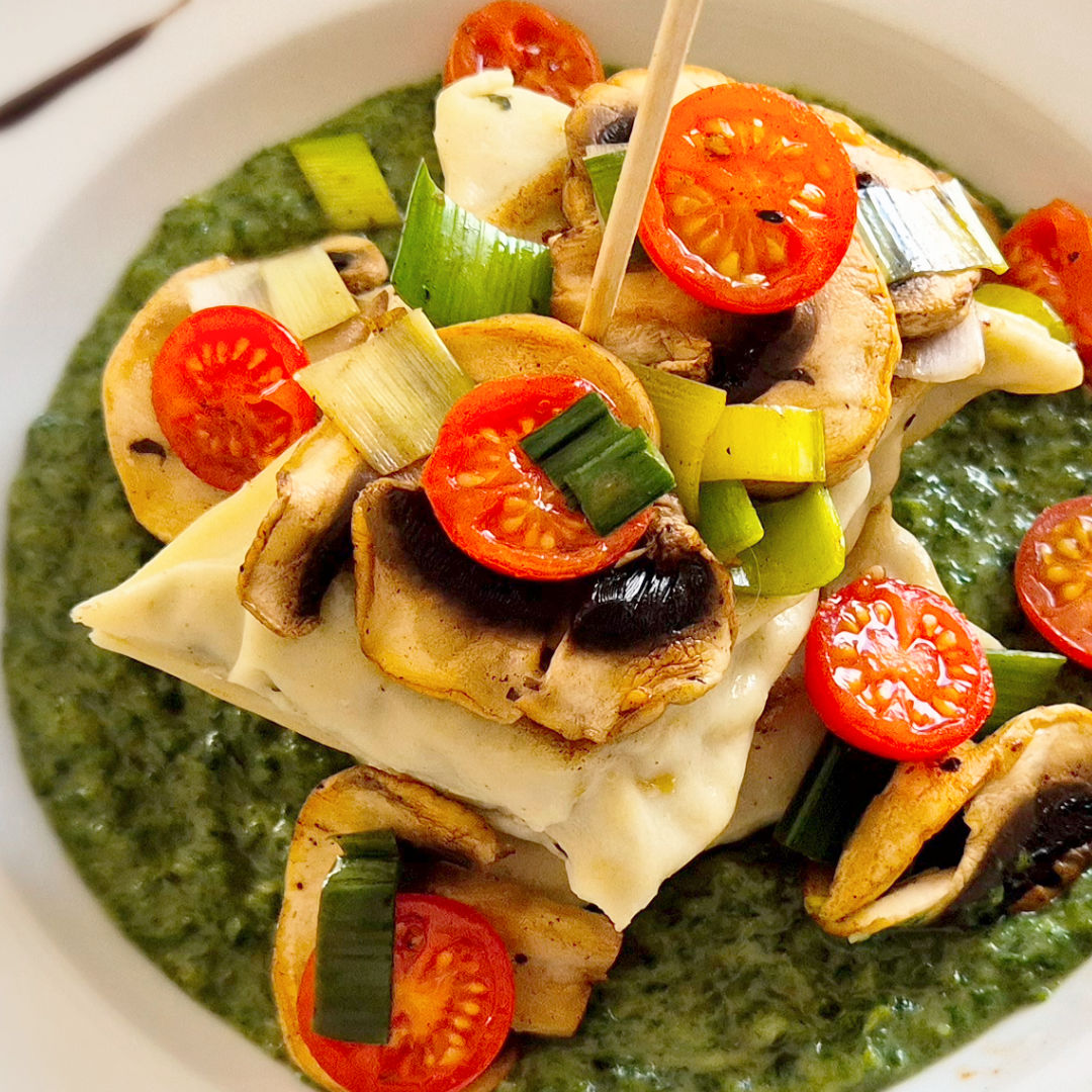 Maultaschen mit Rahmspinat im Restaurant Schlosscafe in Beuren