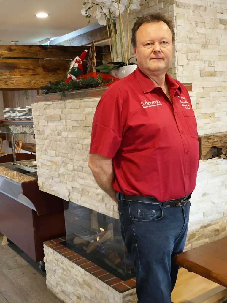 Dirk Mayer als Chefkoch im Restaurant Schlosscafe in Beuren