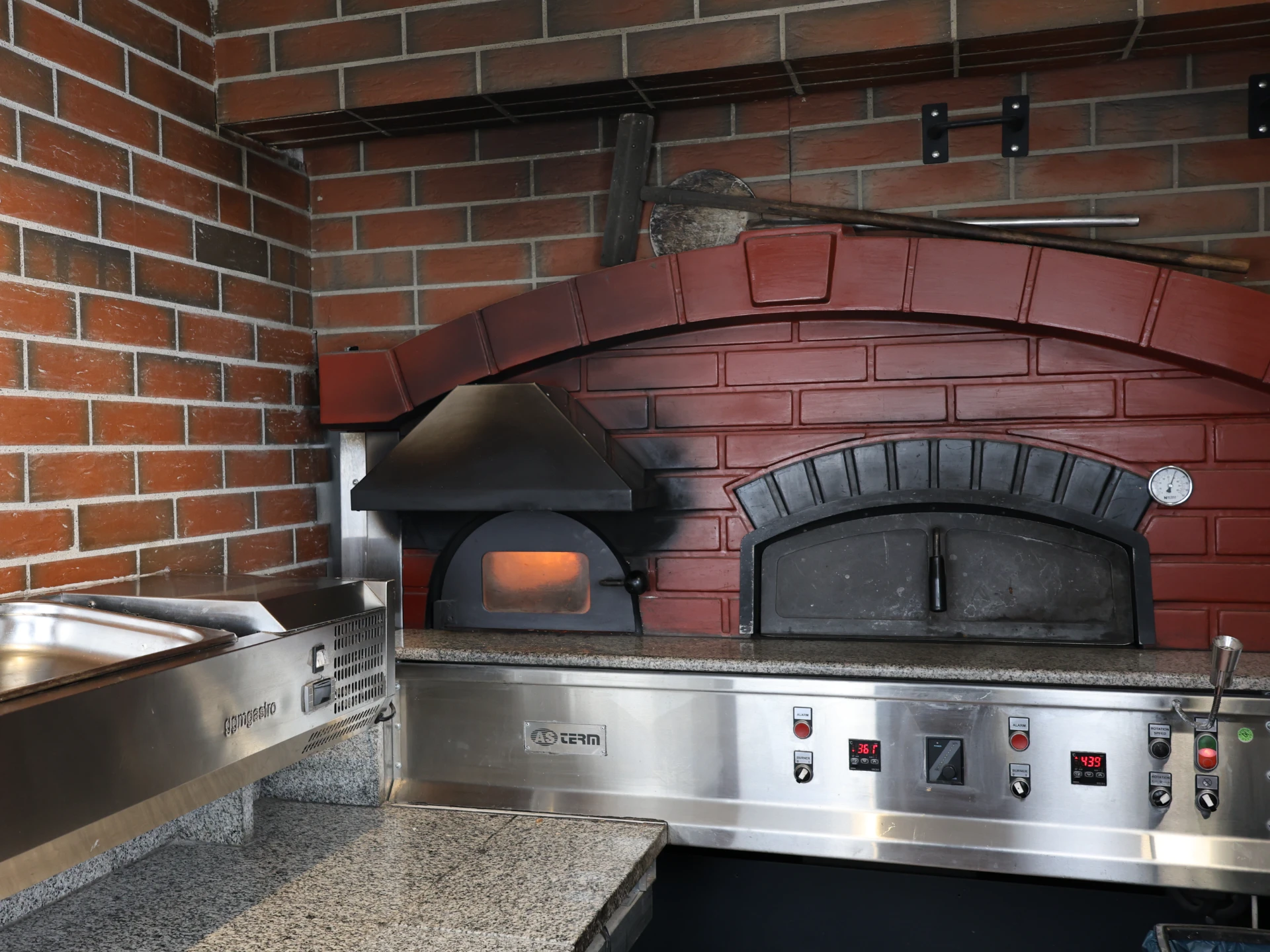 Pizza Holzofen beim Restaurant Schlosscafe in Beuren